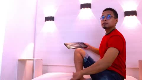 Jayden Morris online show from October 31, 11:57 am