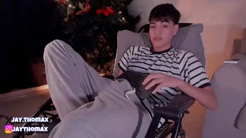 jaythomax online show from December 14, 11:45 pm