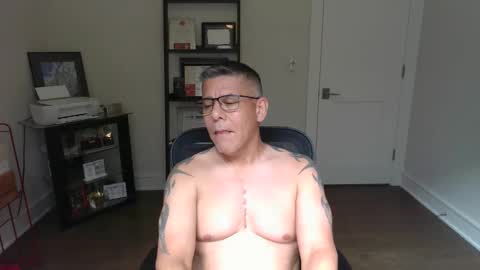 jc1971 online show from May 3, 3:37 pm