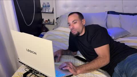 JcMax305 online show from April 8, 5:08 am