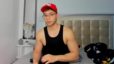 Snapshot of jdaniel_shellby chatting on February 13, 8:45 pm jhon online show from February 13, 8:45 pm