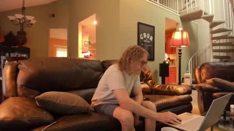 JDinEuless online show from October 5, 1:04 pm