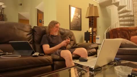 JDinEuless online show from February 27, 8:09 pm