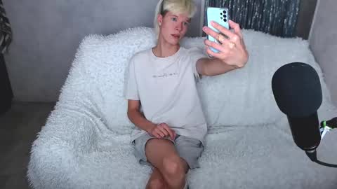 Angel online show from November 10, 5:01 am