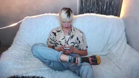 Angel online show from December 15, 12:57 pm