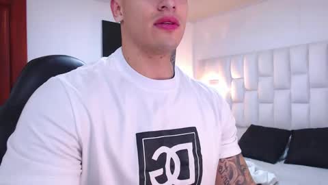 Jeremy lane online show from April 16, 11:51 pm