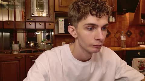 Jerry  online show from December 16, 8:38 pm