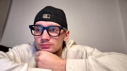 JessieRise online show from February 19, 8:05 pm