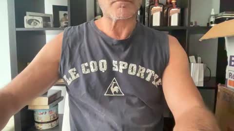 Snapshot of jesuiscoquinoui chatting on January 3, 6:44 am Jesuiscoquin online show from January 3, 6:44 am