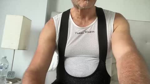 Snapshot of jesuiscoquinoui chatting on December 15, 5:02 am Jesuiscoquin online show from December 15, 5:02 am