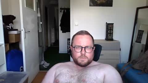 jeuneloup92 online show from June 25, 3:28 pm