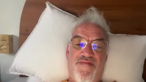 jewlronny online show from March 3, 7:38 am