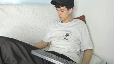 Jheampiero online show from February 23, 9:05 pm