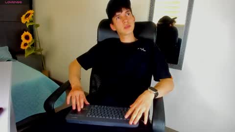 Jheampiero online show from March 31, 8:32 pm