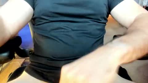 jhernandez13 online show from November 8, 11:19 pm