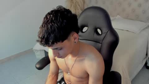 jhoanleandro online show from April 6, 4:46 am