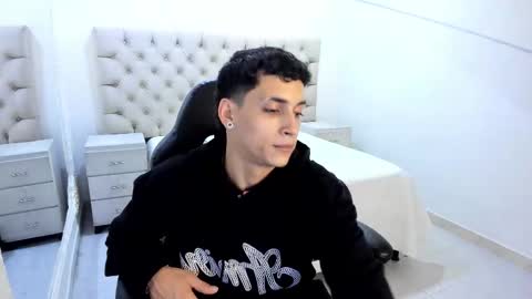 jhoanleandro online show from February 3, 3:04 am