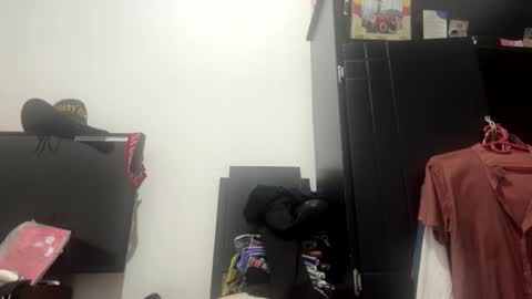 jhon446882 online show from December 21, 9:45 pm