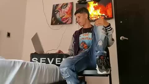 jhon online show from February 6, 3:52 pm
