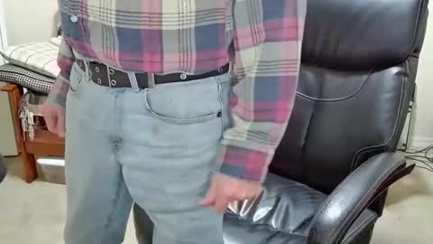 jimmy_d47 online show from December 10, 10:27 pm