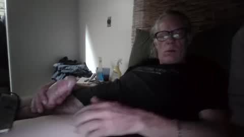 jizzmitten5 online show from October 1, 7:45 am