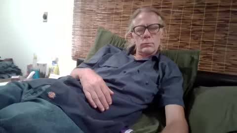 jizzmitten5 online show from September 21, 5:07 am