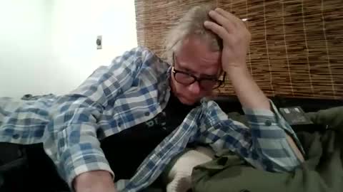 jizzmitten5 online show from March 9, 6:29 am