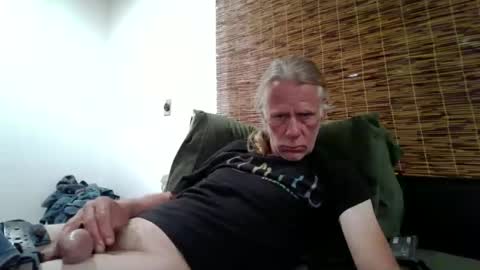 jizzmitten5 online show from March 31, 3:19 am