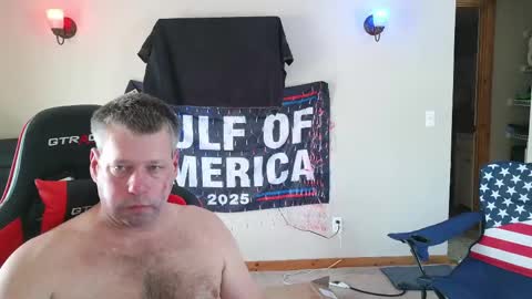 joejoe__ online show from April 10, 2:46 pm