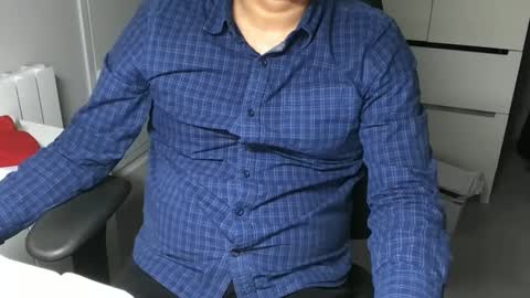 Snapshot of joeshades21 chatting on January 15, 7:12 pm joeshades21 online show from January 15, 7:12 pm