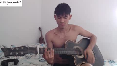 Snapshot of johan_mancini_r chatting on January 11, 4:14 pm johan_mancini_r online show from January 11, 4:14 pm