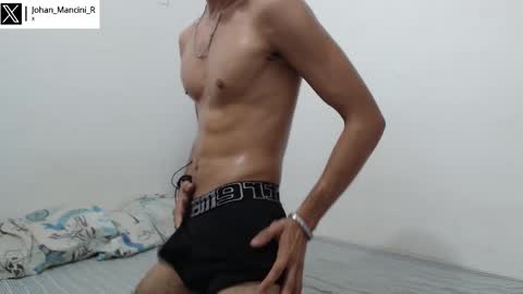 Snapshot of johan_mancini_r chatting on September 15, 10:22 pm johan_mancini_r online show from September 15, 10:22 pm