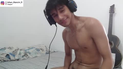Snapshot of johan_mancini_r chatting on February 28, 9:12 pm johan_mancini_r online show from February 28, 9:12 pm