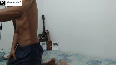 Snapshot of johan_mancini_r chatting on February 15, 11:16 pm johan_mancini_r online show from February 15, 11:16 pm