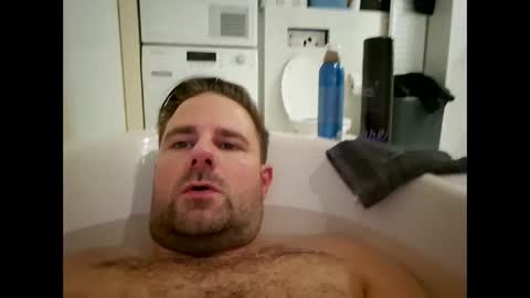 john281985 online show from October 19, 6:00 pm