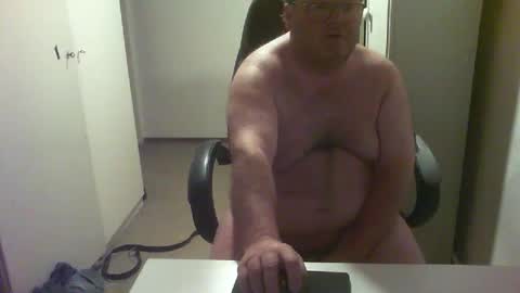 john341140 online show from April 23, 10:23 pm