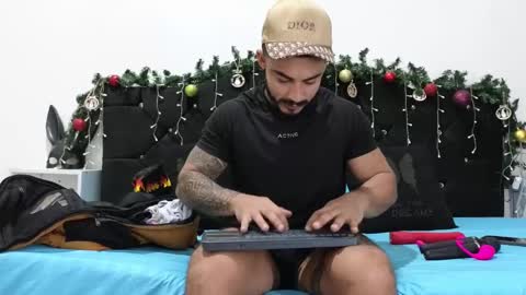 John  online show from December 26, 11:10 am