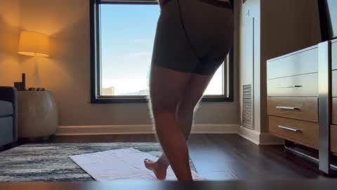 J online show from January 17, 6:00 pm