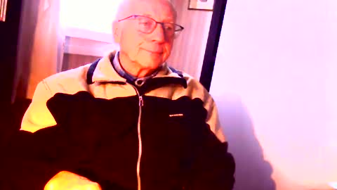 Snapshot of johnjohn6226623 chatting on January 5, 2:30 pm johnjohn6226 online show from January 5, 2:30 pm