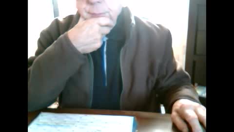 Snapshot of johnjohn6226623 chatting on October 28, 1:24 pm johnjohn6226 online show from October 28, 1:24 pm