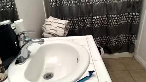 johnjonnnn28 online show from March 1, 4:04 am