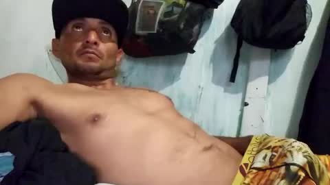 johnjonnnn28 online show from November 9, 3:32 am