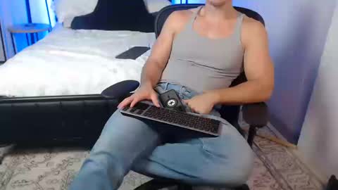 Johnnie Redd online show from October 14, 1:01 am