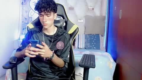 johnny_cagee online show from December 15, 4:09 am