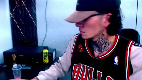 johnsonisaac94  online show from February 22, 4:29 am