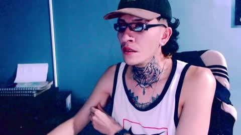 johnsonisaac94  online show from December 22, 5:01 am