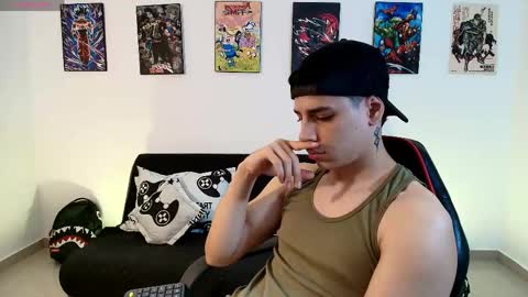 Instagram jonathanfit14 online show from April 21, 1:42 am