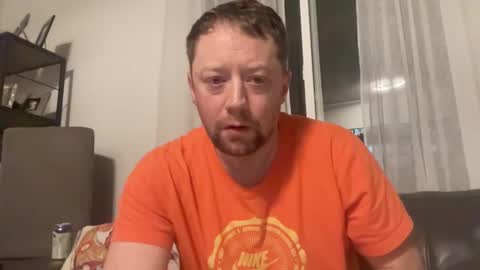 Snapshot of joninsky7777 chatting on February 25, 6:03 am joninsky7777 online show from February 25, 6:03 am