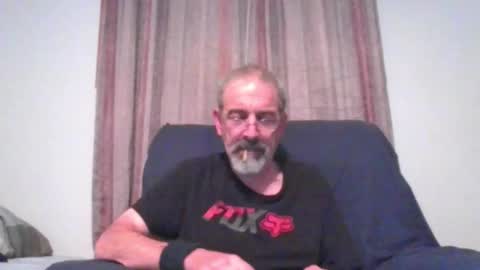 Snapshot of jony_five chatting on December 16, 2:25 am Jon online show from December 16, 2:25 am