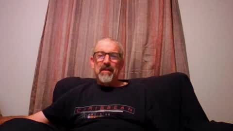 Snapshot of jony_five chatting on October 7, 12:37 am Jon online show from October 7, 12:37 am